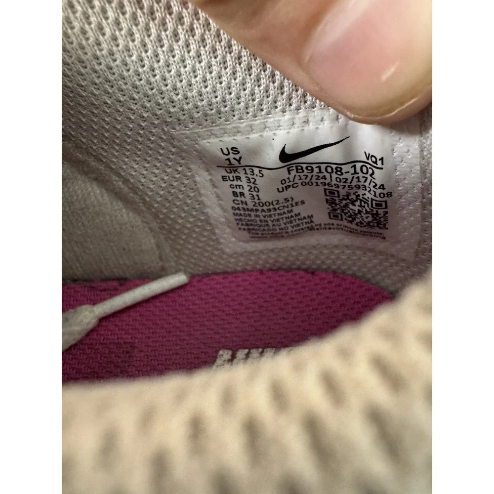 Nike Low White & Laser Fuchsia‎ Big Kid Size 1 Youth Dunk Pink